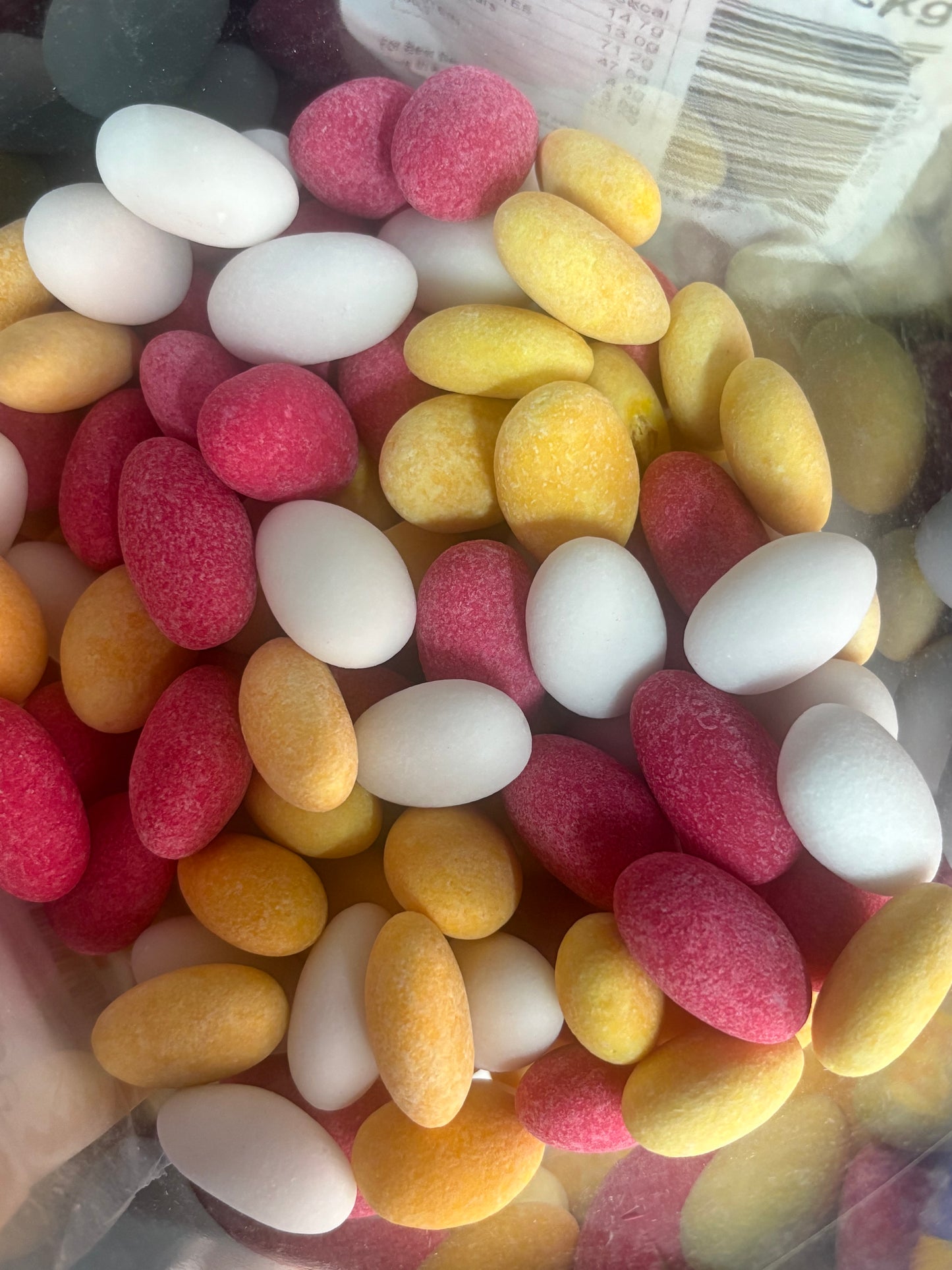 100g sugared almonds