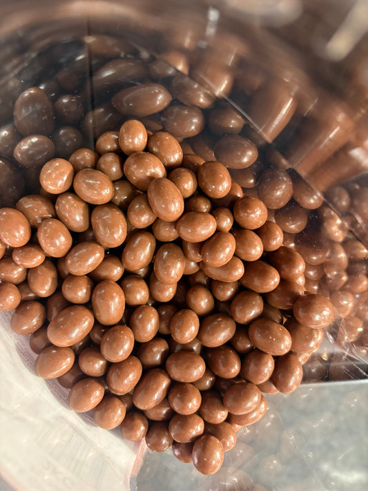Milk chocolate peanuts 100g
